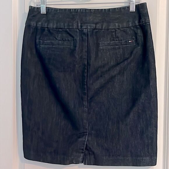 Tommy Hilfiger Denim Dk Wash Blue Jean Skirt Flat Front Back Pockets - Picture 3 of 7